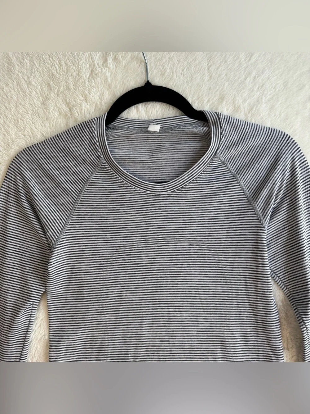 Lululemon Swifty Tech Long Sleeve Shirt 2.0 Women’s 4 Gray Stripe Waist Running‎